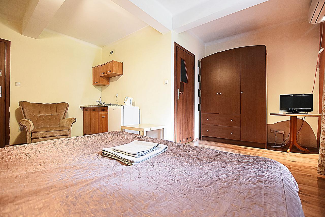 Vital Aparthotel Краков Экстерьер фото