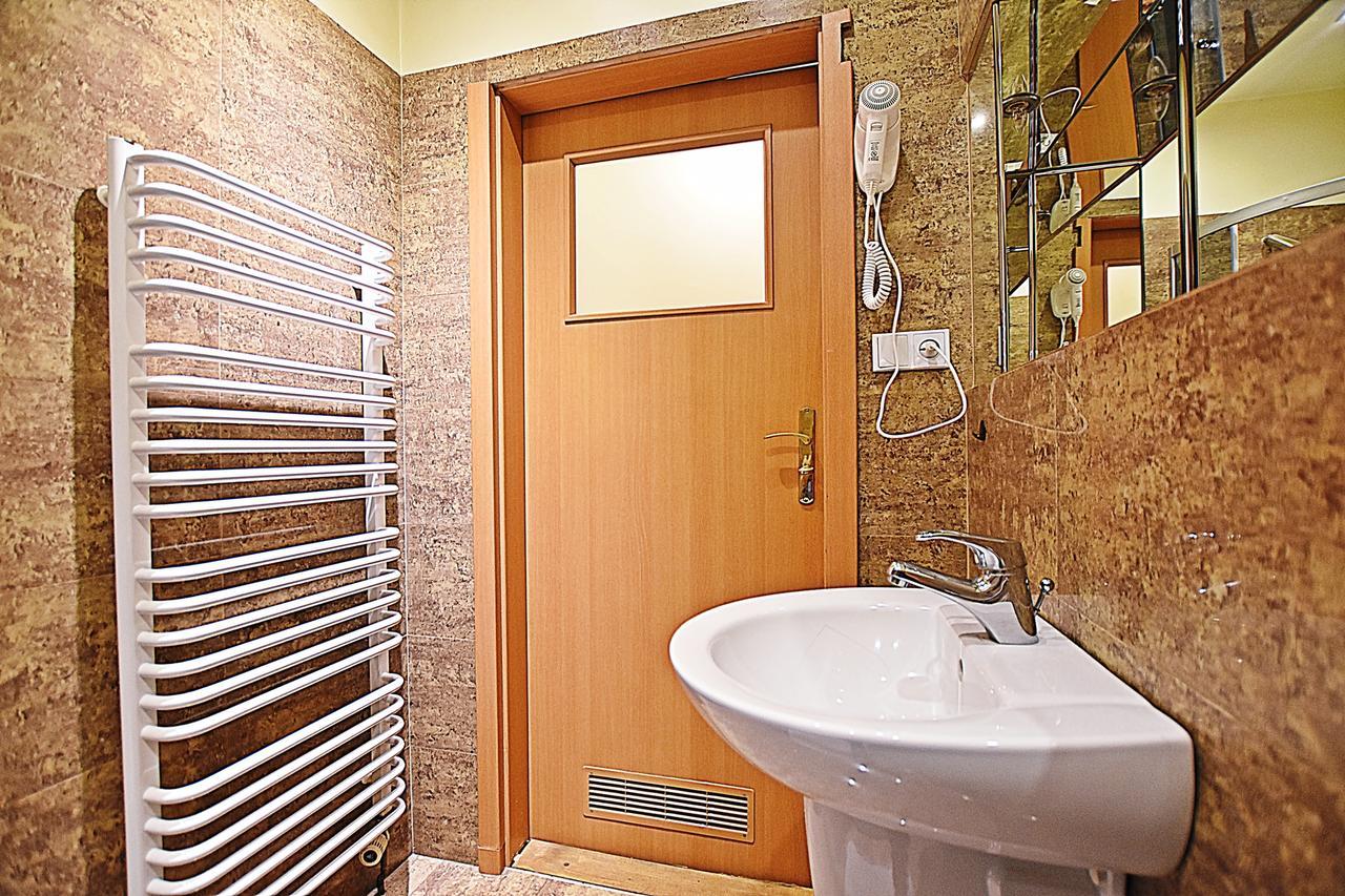 Vital Aparthotel Краков Экстерьер фото